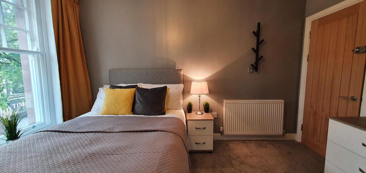 Darwin Stays - Service Accommodation In Newcastle Under Lyme City Centre Экстерьер фото