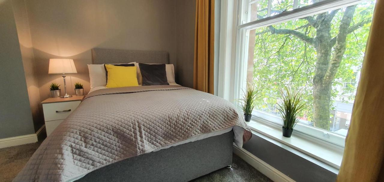 Darwin Stays - Service Accommodation In Newcastle Under Lyme City Centre Экстерьер фото