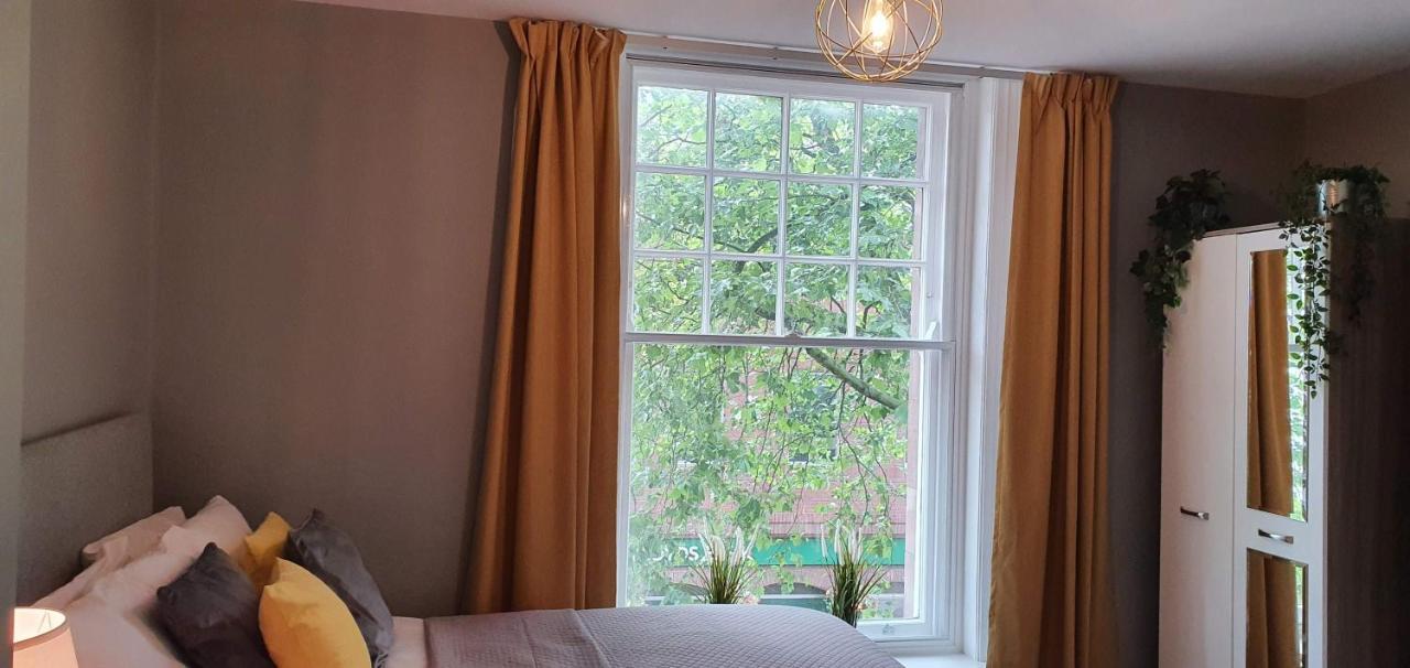 Darwin Stays - Service Accommodation In Newcastle Under Lyme City Centre Экстерьер фото