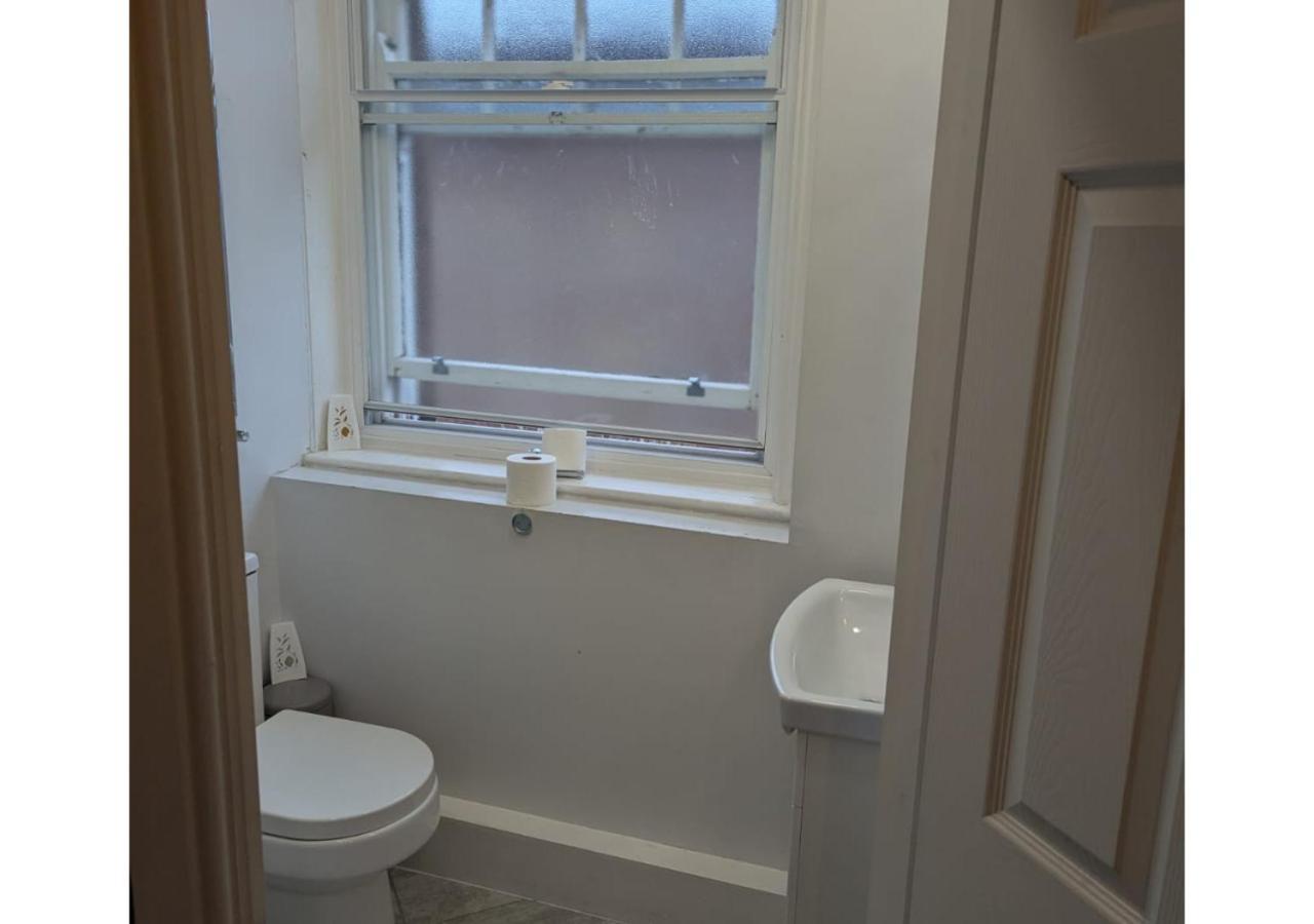 Darwin Stays - Service Accommodation In Newcastle Under Lyme City Centre Экстерьер фото