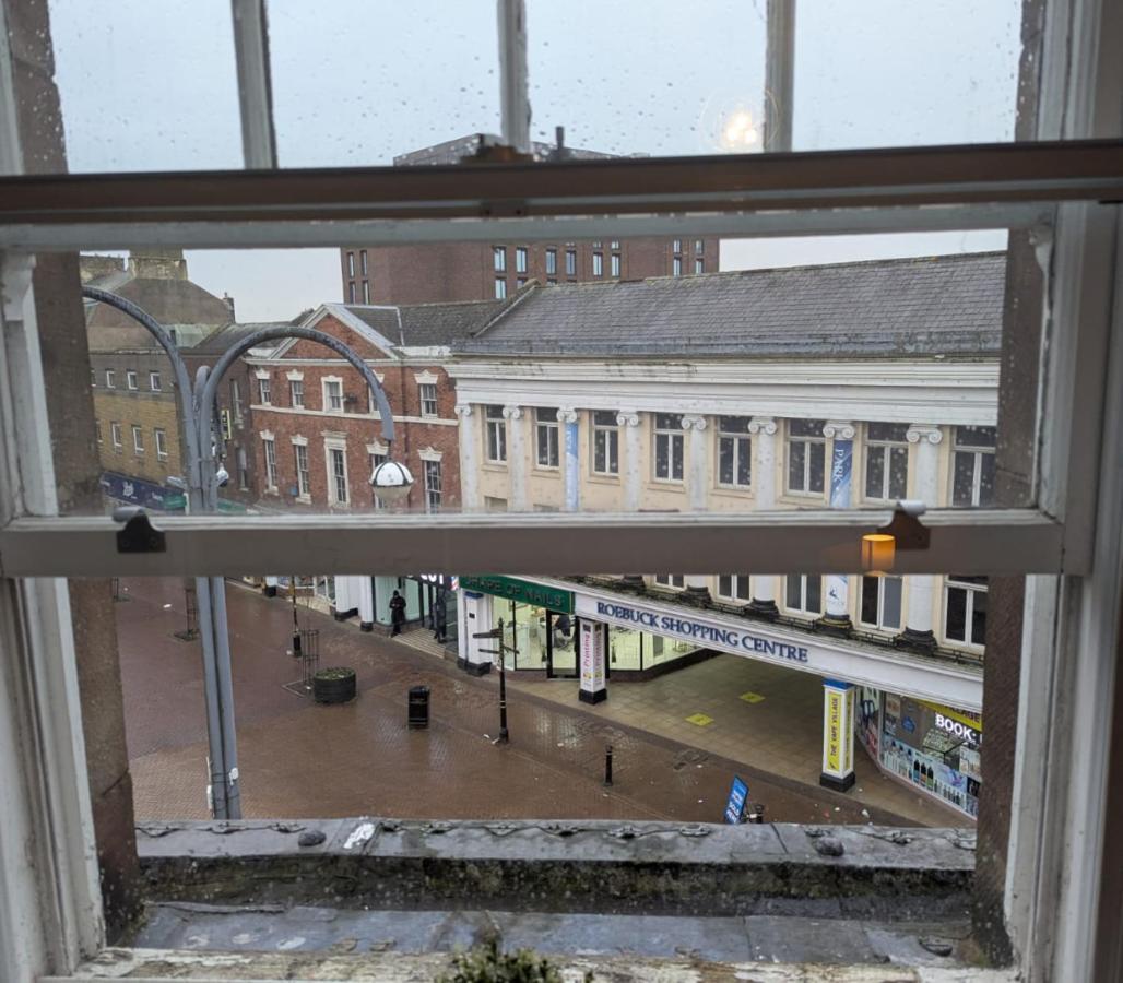 Darwin Stays - Service Accommodation In Newcastle Under Lyme City Centre Экстерьер фото