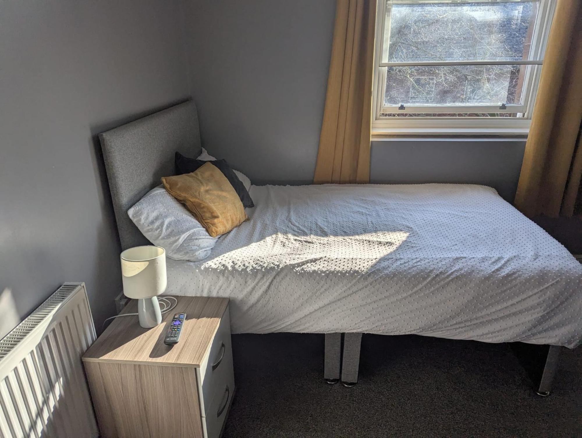 Darwin Stays - Service Accommodation In Newcastle Under Lyme City Centre Экстерьер фото